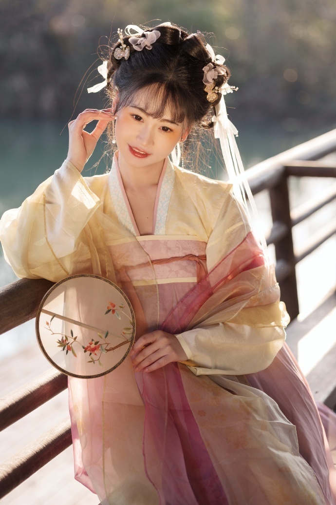 后窗 封面